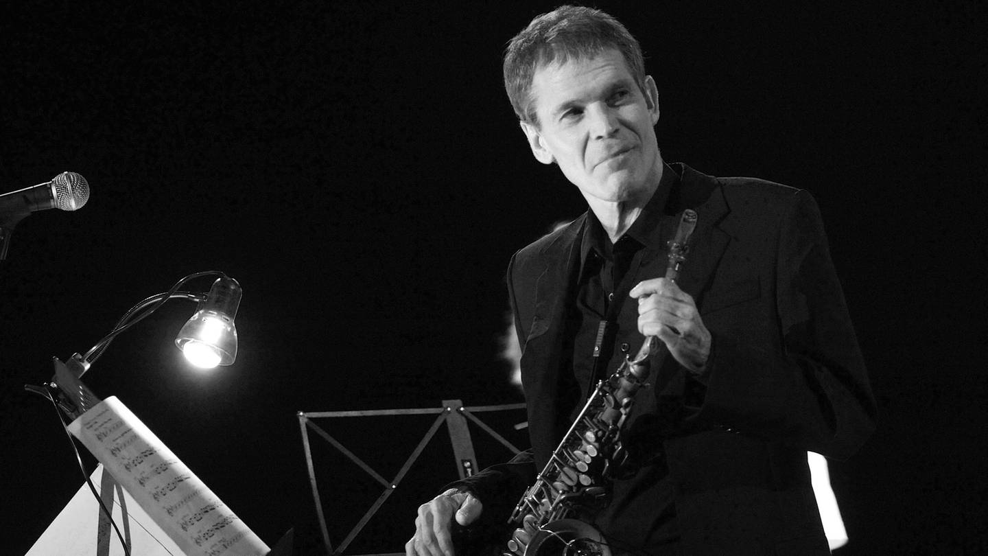 14. Mai: Der amerikanische Jazz-Saxophonist David Sanborn ist im Alter von 78 Jahren verstorben. Sanborn hatte bereits als Kind das Saxophon für sich entdeckt. Als Profi spielte er später unter anderem mit den Rolling Stones, Eric Clapton und Stevie Wonder. (Foto: picture-alliance / Reportdienste, picture alliance / dpa | Stanislav Krasilnikov)