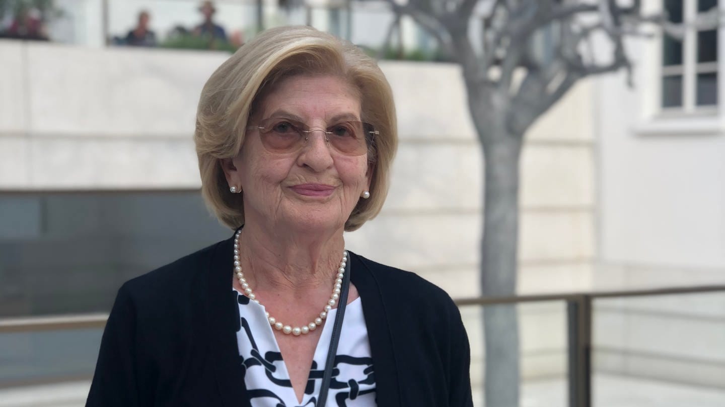 Holocaust-Überlebende Eva Szepesi spricht in SWR1 Leute über ihr Leben