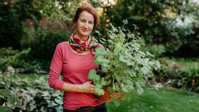 Gärtnerin Veronika Schubert spricht in SWR1 Leute über Tipps fürs Gärtnern im Klimawandel  (Foto: Medienbuero Garten, (c) Sophie Menegaldo)