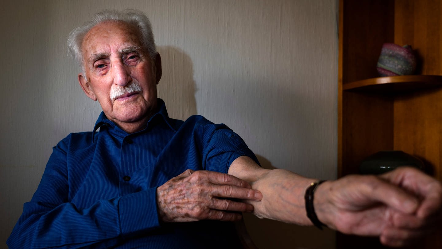 Holocaust-Überlebender Leon Weintraub spricht in SWR1 Leute über (Foto: dpa Bildfunk, picture alliance / ASSOCIATED PRESS | David Keyton)