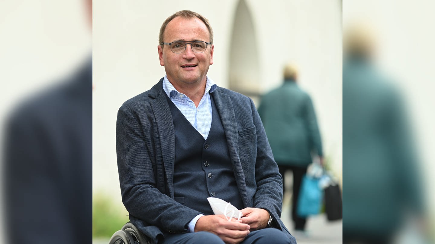 Ehem. Oberbürgermeister von Weingarten Markus Ewald spricht in SWR1 Leute über das Leben mit seiner Querschnittslähmung (Foto: picture-alliance / Reportdienste, dpa | Felix Kästle)