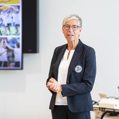 DFB-Vizepräsidentin für Frauen- und Mädchenfußball Sabine Mammitzsch spricht in SWR1 Leute über die Entwicklung des Frauenfußballs im Laufe der letzten Jahre (Foto: Yuliia Perekopaiko/DFB)