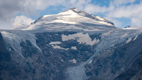 Die Pasterze ist mit rund acht Kilometern der längste Gletscher der Ostalpen und der größte in Österreich. Sie befindet sich am Fuße des Großglockners. (Foto: picture-alliance / Reportdienste, picture alliance / EXPA / APA / picturedesk.com | EXPA)