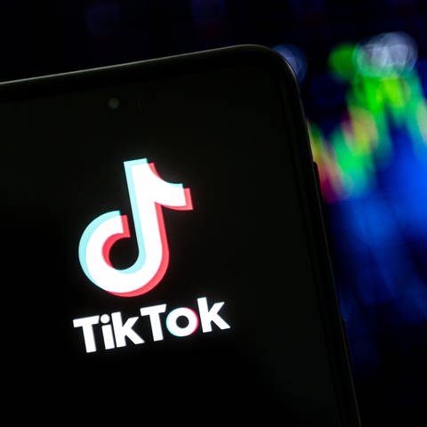 TikTok unterdrückt Kommentare (Foto: picture-alliance / Reportdienste, picture alliance / ZUMAPRESS.com | Mateusz Slodkowski)