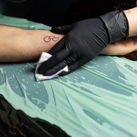 Tattoo für die Organspende (Foto: Dirk Laessig)