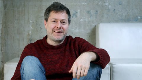 Milo Rau (43), Regisseur, Theaterautor, Essayist und Wissenschaftler (Foto: IMAGO, IMAGO / Sabine Gudath)