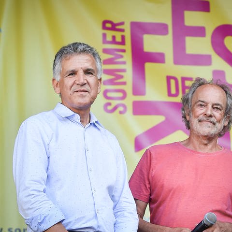 : Geschäftsführer Rolf Graser (rote Shirt) und Sami Aras (weißes Hemd) (Foto: Pressestelle, Quelle: Ferdinando Iannone)
