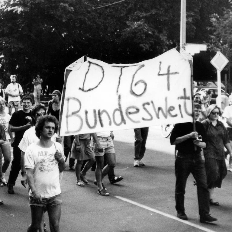Kundgebung für den Erhalt des Jungendradios DT64 (Foto: IMAGO, imago images / Seeliger)