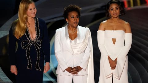 Oscars 2022: Amy Schumer, Wanda Sykes und Regina Hall führten durch das Programm. (Foto: picture-alliance / Reportdienste, picture alliance / Chris Pizzello/Invision/AP)