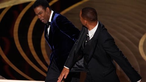 Oscars 2022: Will Smith ohrfeigt Chris Rock (Foto: picture-alliance / Reportdienste, picture alliance/dpa/Invision/AP)