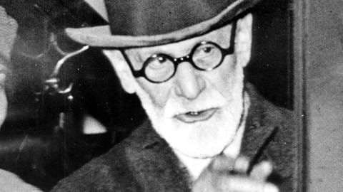 „Er ist ein ekelhafter Mensch“ schrieb Sigmund Freud über seinen Kollegen Alfred Adler, der für eine freiere Psychoanalyse warb. (Foto: IMAGO, imago/ZUMA/Keystone)