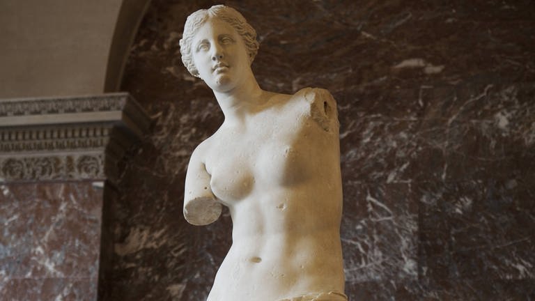 Venus von Milo im Louvre (Foto: IMAGO, IMAGO / Design Pics / Michael Interisano)