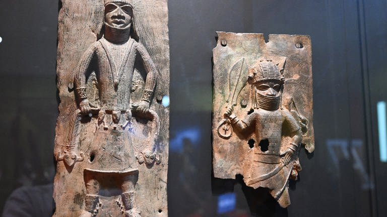Benin-Bronzen sind im Lindenmuseum ausgestellt (Foto: picture-alliance / Reportdienste, picture alliance/dpa | Bernd Weißbrod)