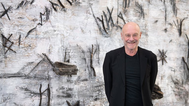 Anselm Kiefer pictured at the opening of his exhibition, Stringtheorie. Nornen (Urd, Verdandi, Skuld), Runen and Gordischer Knoten , at the White Cube Bermondsey in London. Archivfoto (Foto: IMAGO, PA Images)
