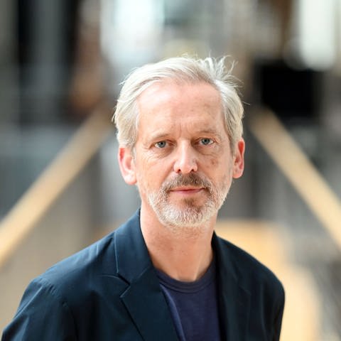 Alistair Hudson, neuer Leiter von dem Zentrum für Kunst und Medien (ZKM) (Foto: dpa Bildfunk, picture alliance/dpa | Uli Deck)