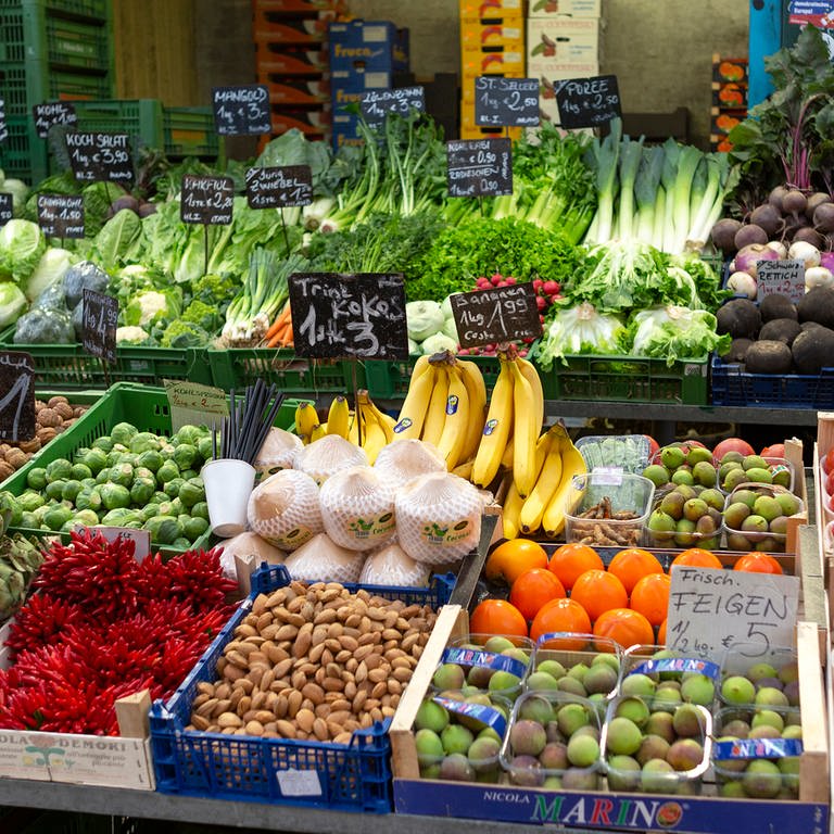 Obst und Gemüse am Wiener Naschmarkt  (Foto: IMAGO, CHROMORANGE)