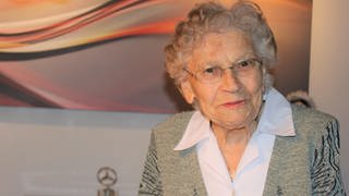 Die Oma des Autors – voller Lebensfreude, ein Jahr vor ihrem Tod.  (Foto: Pressestelle, Privat / Manuel Hollenweger)