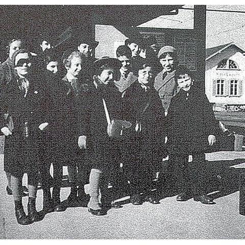 Ruth mit Tasche am Bahnhof in Weinfelden am 16.2.1939, 300-Kinder-Aktion der Schweiz (Foto: Pressestelle, privat -)