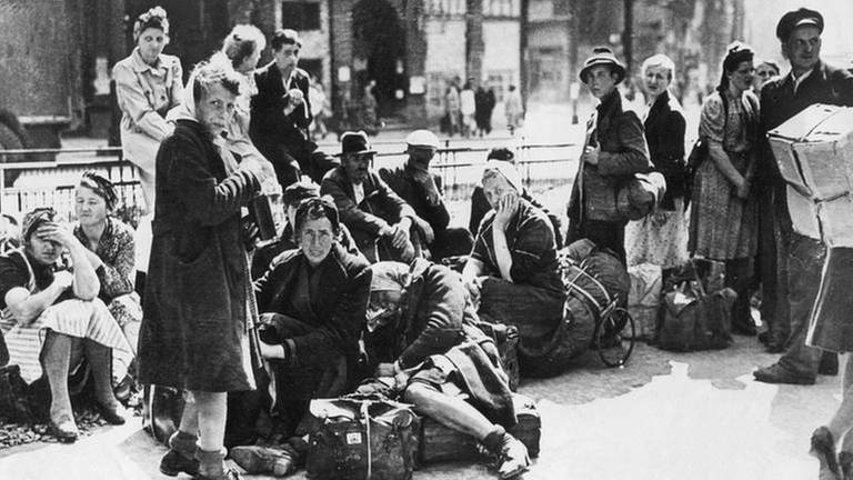 Flüchtinge zu Ende des 2. Weltkriegs (Foto: SWR, dpa picture alliance -)