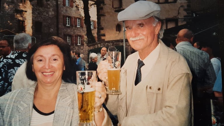Julia Smilgas Eltern kurz nach der Ankunft in Deutschland (Foto: Privat)