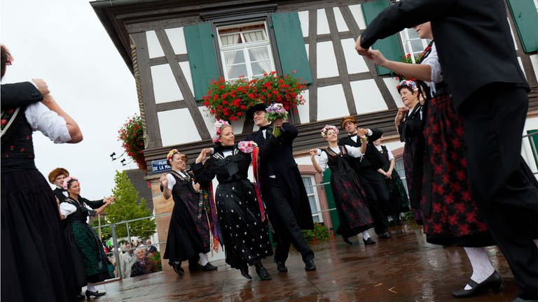 Seebach bei Wissembourg, das jährliche Trachtenfest Streisselhochzeit (Foto: picture-alliance / Reportdienste, picture alliance / DUMONT Bildarchiv | Markus Kirchgessner)