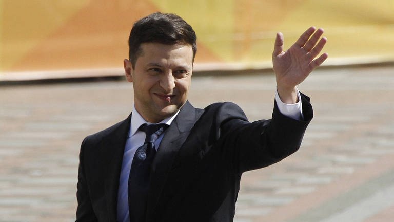 May 20, 2019 - Kiev, Ukraine - Ukraine s newly elected President Volodymyr Zelensky arrives at the Ukrainian Parliament for a ceremony of his oath, in Kiev, Ukraine, on 20 May, 2019. Volodymyr Zelensky won the presidential election on April 21 with 73,22 percent of the vote.  (Foto: IMAGO, Copyright: xStrx)