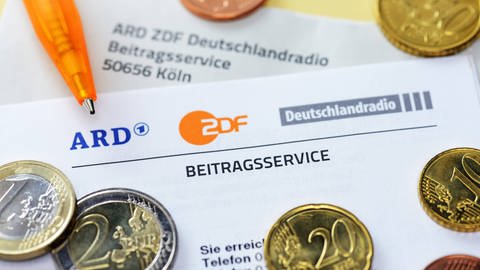 Schreiben vom ARD ZDF Deutschlandradio Beitragsservice, Rundfunkgebühren (Foto: IMAGO, IMAGO / Christian Ohde)