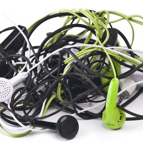Twisted headphones Symbolfoto (Foto: picture-alliance / Reportdienste, CHROMORANGE / Antonio Gravante)