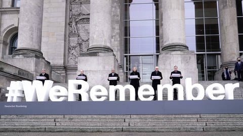 Holocaust-Gedenktag 2022: #WeRemember vorm Deutschen Bundestag (Foto: IMAGO, Political-Moments)
