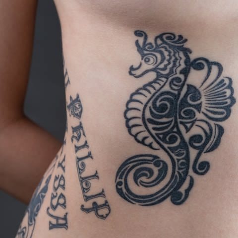 Tattoo (Foto: IMAGO, Panthermedia)