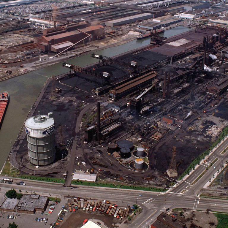 Ford Motor Company automobile factory complex located in Dearborn, Michigan, along the Rouge River, United states - 1994. Archivfoto (Foto: picture-alliance / Reportdienste, Luisa Ricciarini/Leemage)