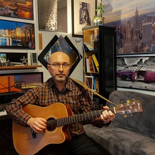 Der Liedermacher Oleg von Riesen (Foto: Monika Kophal)