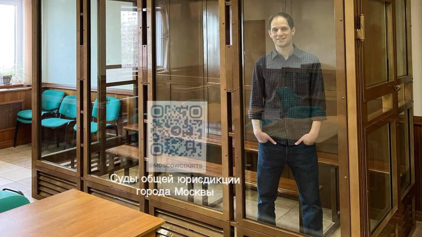 Evan Gershkovich in Moskauer Gericht (Foto: IMAGO, IMAGO / ITAR-TASS)