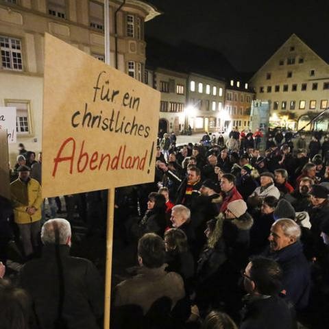 Anti-Islam-Demonstration in Villingen-Schwenningen von 2015. (Foto: picture-alliance / dpa, picture-alliance / dpa - Foto: Marc Eich)