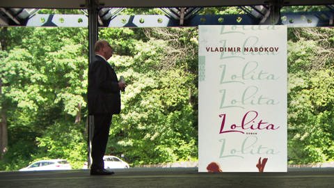 Denis Scheck bespricht Vladimir Nabokov Roman „Lolita“ (Foto: SWR)