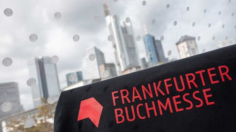 Stofftasche mit dem Aufdruck Frankfurter Buchmesse  (Foto: picture-alliance / Reportdienste, picture alliance/dpa | Sebastian Gollnow)