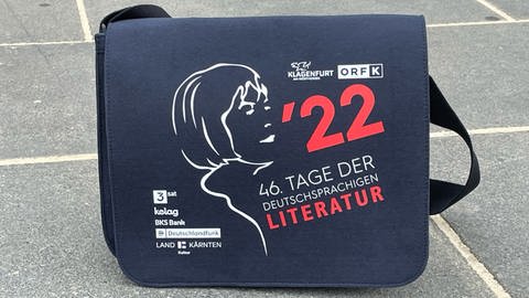 Tasche mit Aufschrift zum Bachmannpreis 2022 (Foto: SWR, Foto: Carsten Otte)