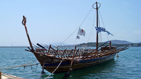 Nachbau der Argo im Hafen von Volos, Griechenland (Foto: IMAGO, Panthermedia)