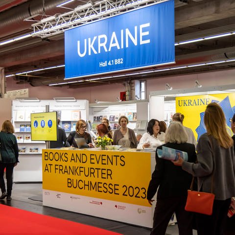 75. Frankfurter Buchmesse, internationale Messe für Bücher und Verlage. Messestand von Verlagen aus der Ukraine (Foto: IMAGO, IMAGO / Arnulf Hettrich)
