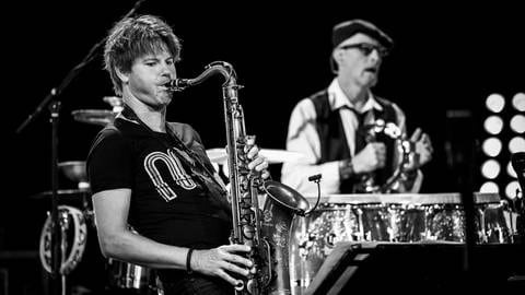 SWR Big Band und Magnus Lindgren (Foto: SWR, SWR - Lena Semmelroggen)