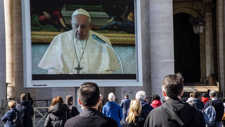 Der gestreamte Papst (Foto: picture-alliance / Reportdienste, Photoshot)