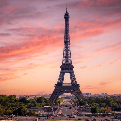 Eiffelturm in Paris (Foto: picture-alliance / Reportdienste, picture alliance / Zoonar | Êrik Lattwein)