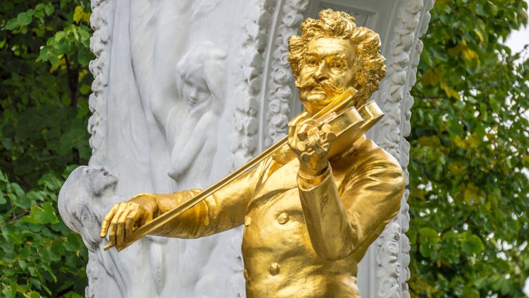 IMAGO  Peter Widmann (Foto: IMAGO, Denkmal vom Komponisten Johann Strauss Sohn, 1825-1899, Stadtpark Wien.)