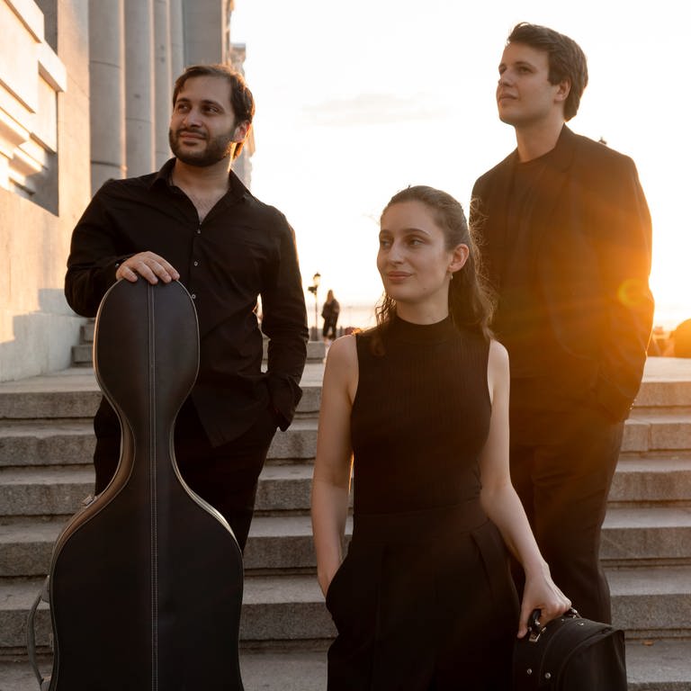 Trio E.T.A.: Elene Meipariani (Violine), Till Hoffmann (Klavier), Hayk Sukiasyan (Violoncello) (Foto: Pressestelle, Susanna Veronika Pinachyan)