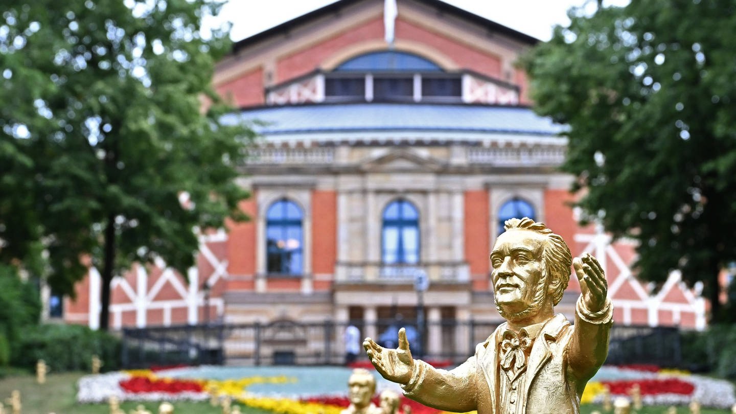 Das Bayreuther Festpielhaus zur Eröffnung der Richard-Wagner-Festspiele 2023 (Foto: IMAGO, Imago / Bayerische Staatskanzlei via Sven Simon Fotoagentur GmbH & Co)