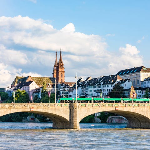 Mittlere Brücke Basel (Foto: IMAGO, IMAGO / Westend61)