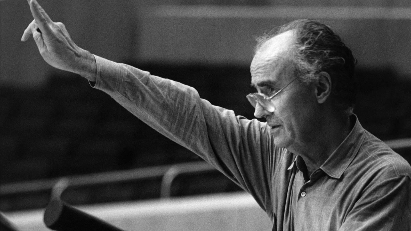 Luigi Nono dirigiert die Münchner Philharmoniker (1987) (Foto: IMAGO, IMAGO / Michel Neumeister)