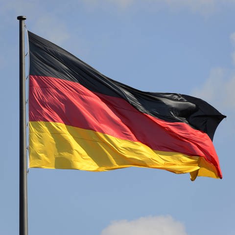 Eine Deutschland-Fahne (Foto: IMAGO, imagebroke)
