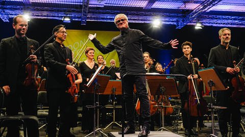 Ingo Metzmacher und das SWR Symphonieorchester (Foto: SWR, Astrid Karger)