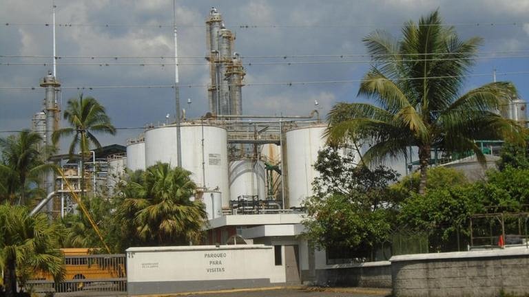 In Fabriken wie dieser wird in Guatemala Rohzucker aus Zuckerrohr gewonnen. (Foto: SWR, Andreas Boueke -)